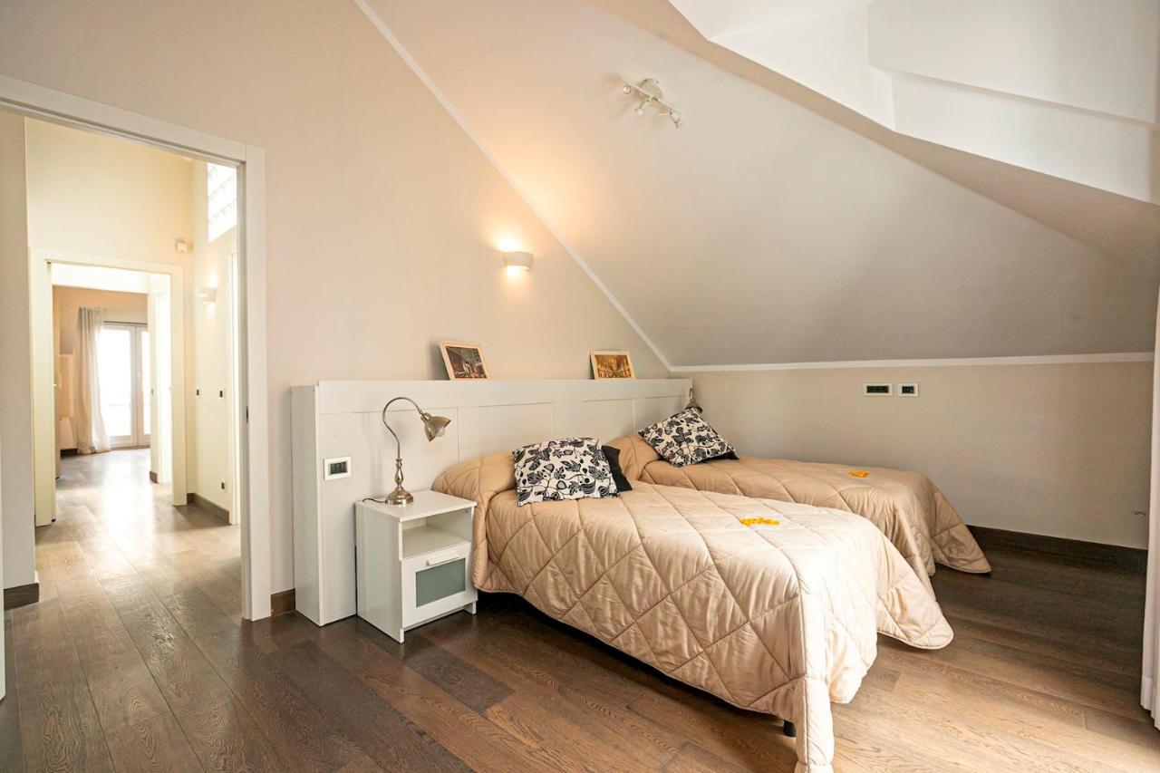 Real Italian Estate - Penthouse Apartment เจนัว ภายนอก รูปภาพ